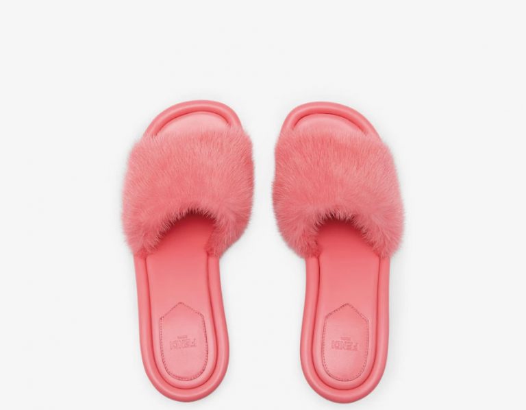 Fendi Baguette 粉紅色貂皮拖鞋 $12,200/b