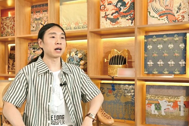 「85後」香港青年鍾毅，創辦漢服品牌「明華堂」。