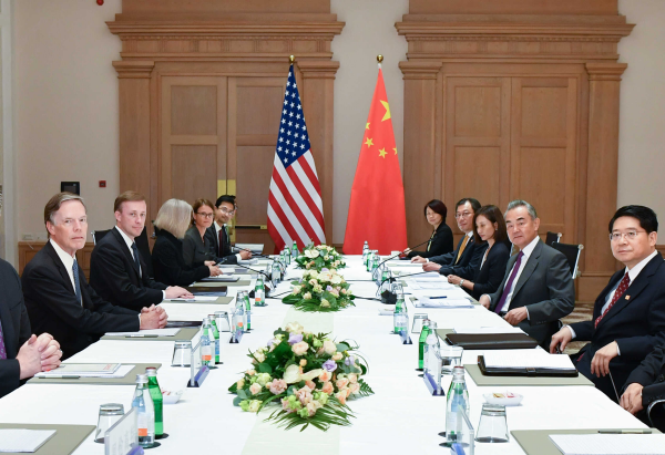 中共中央政治局委員、中央外辦主任王毅與美國白宮國家安全顧問沙利文舉行多輪會晤。
