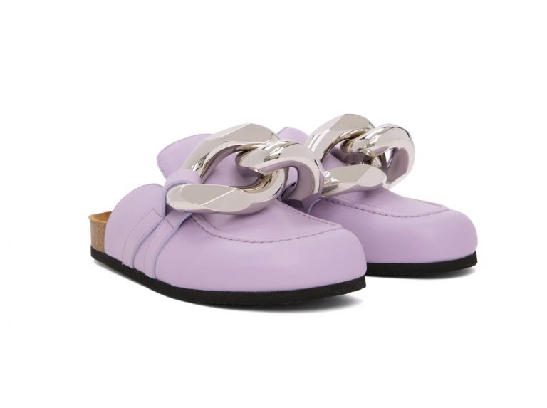 JW ANDERSON Purple Chain Loafers $4,760
紫色Loafers鞋配上圓頭軟木鞋墊，亮點是巨型銀色鏈環細節，All Purple Look必備。/d