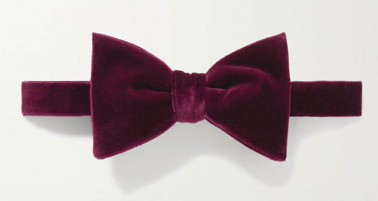 Ralph Lauren Purple Label Bow Tie $1,420
煲呔採用奢華的棉質天鵝絨於意大利精心製成，呈現濃鬱的深紫紅色，優雅非常。/e