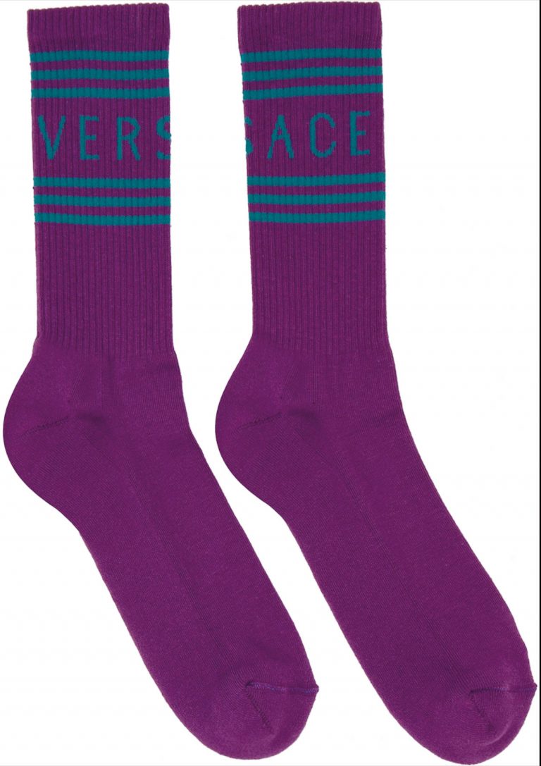 Versace Athletic Socks $125
採用紫色彈性平紋針織布料，飾有提花針織條紋和標誌圖案。/e