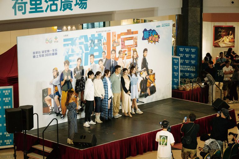 傅嘉莉在劇集《香港人在北京》的演出獲大批觀眾讚賞，讚她既可以搞笑，演繹內心戲亦有深度。