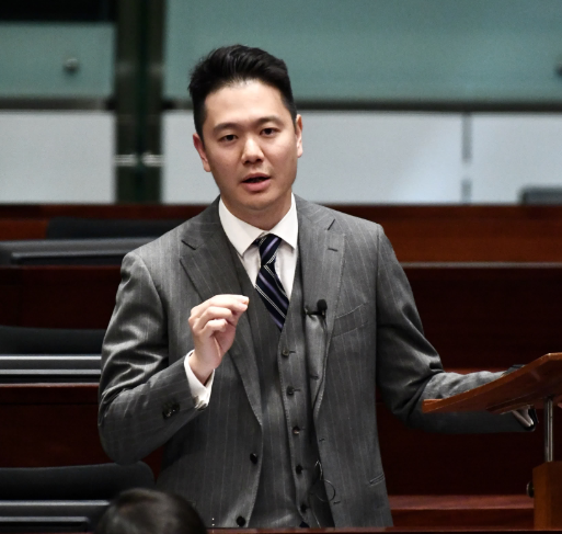 周浩鼎出任財委會副主席。