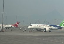 ​國家自主研製C919及ARJ21飛機抵港　機場以水門禮迎接
