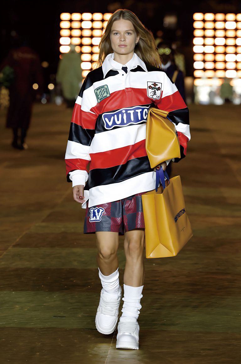 Louis Vuitton混入街牌風，大玩皮質橫間Rugby款式。