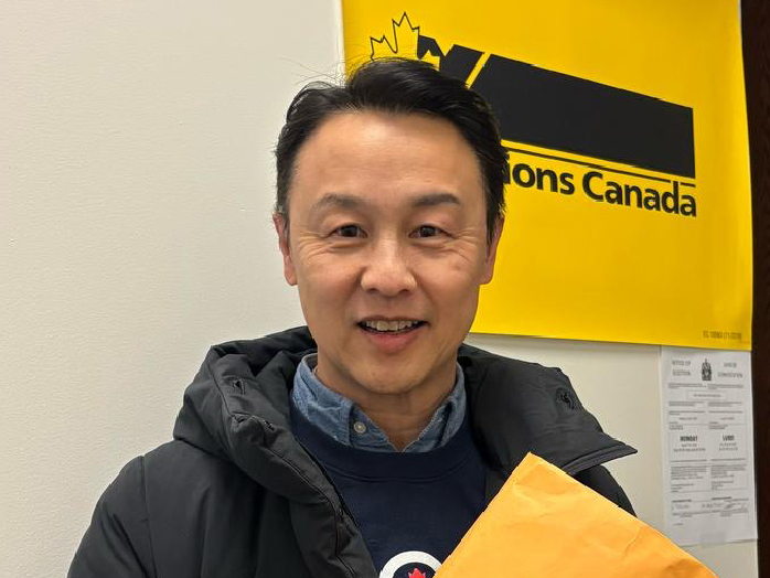 鄭敬基與多個海外反華組織關係密切。(鄭敬基社交網站圖片)