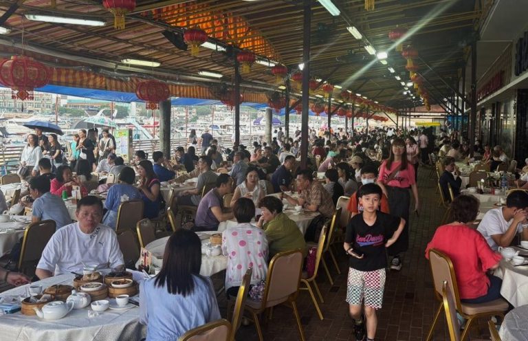 餐飲業界指,五一黃金周長假,各區的食店都受惠。