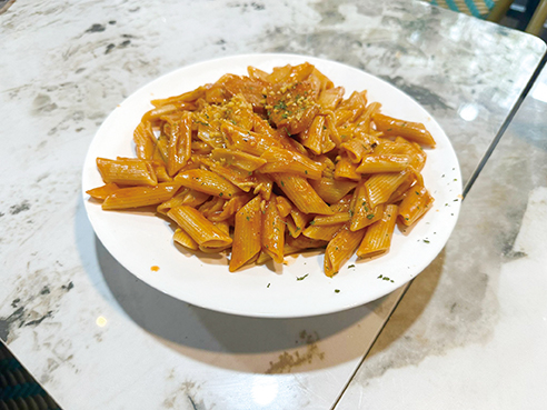 香草鴨胸辣肉醬長通粉也相當惹味。