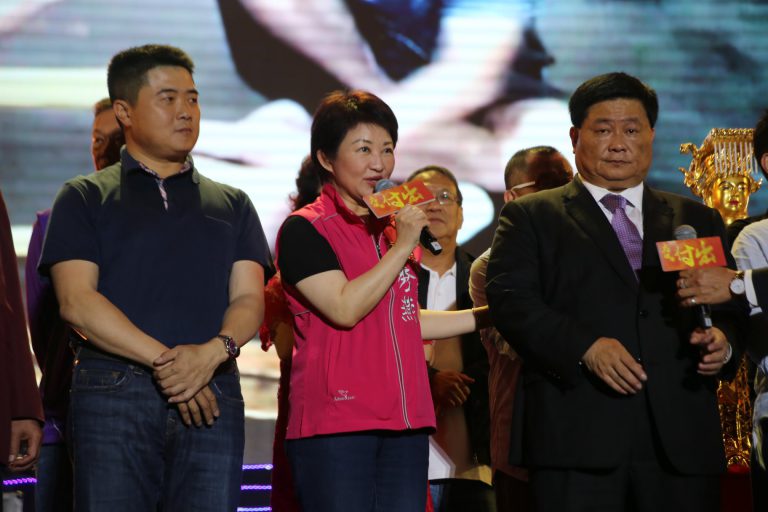 台中市長盧秀燕(中)被關切是否角逐國民黨主席,挑戰現任主席朱立倫。 (盧秀燕Facebook)