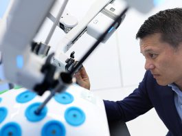 本地研發手術機械人獲准在香港與內地使用　有利打破美國同類產品壟斷