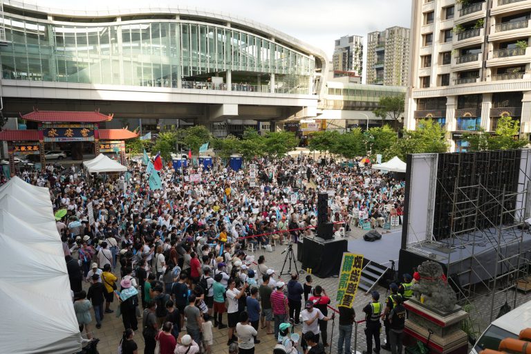 現場約有千名民眾參加。(台灣民眾黨Facebook)