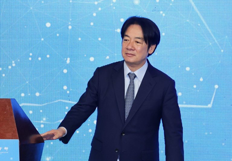 台灣《TVBS》公布的最新民調顯示,受訪民眾對賴清德的不滿意度高達55%。