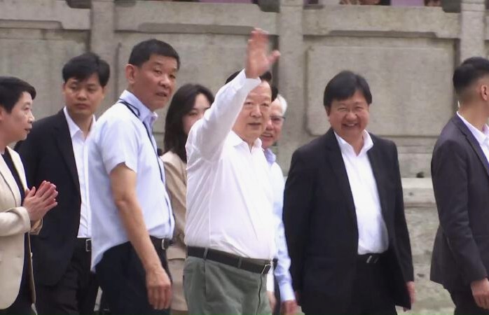 夏寶龍主任又到媽閣廟參觀。(澳廣視圖片)