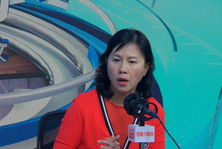 陳美寶指出,規管網約車平台,與的士業改革是不能分割,兩者是「相輔相成」亦是互補,應向「共存共生」邁進。(香港電台圖片)