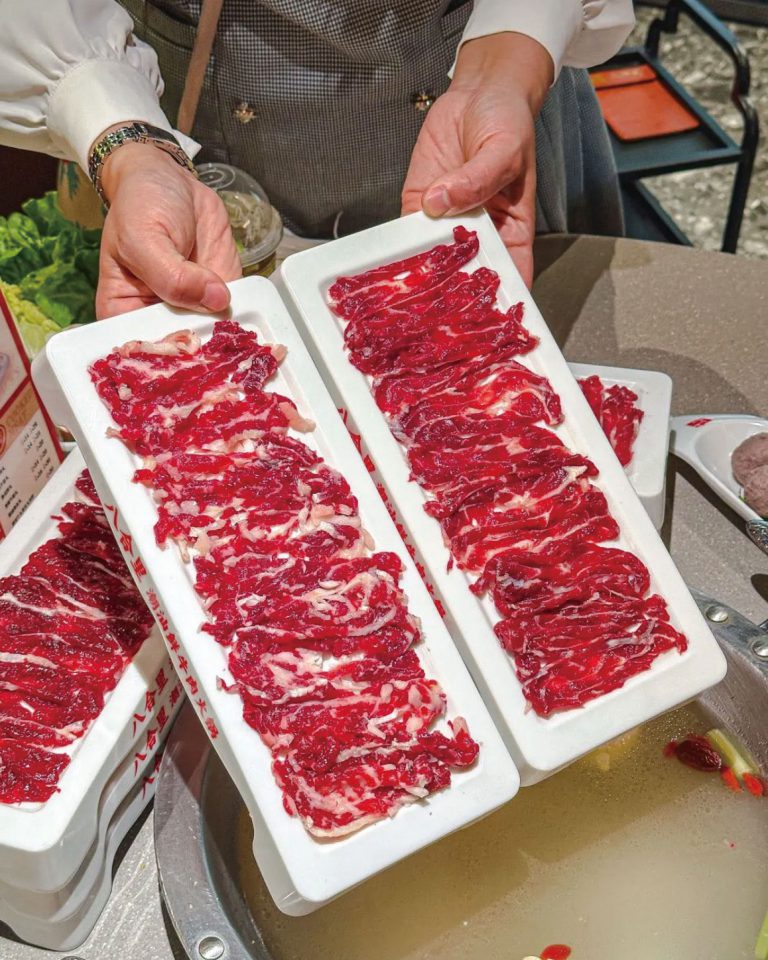 美食推介港人最愛「八合里牛肉火鍋」。