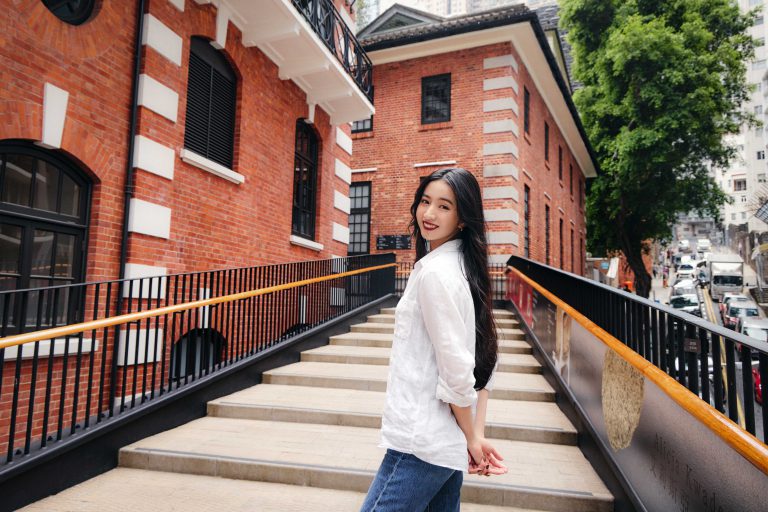 木村光希參觀了由歷史建築活化而成的大館。(旅發局)