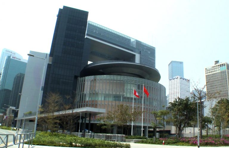 美國國會個別參議員近日又提出將多名香港法官和律政司檢控官列入所謂「制裁」名單,特區政府予以強烈譴責。