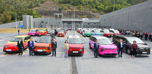 的士網約車矛盾激化影響穩定　政府須盡快找到解決辦法