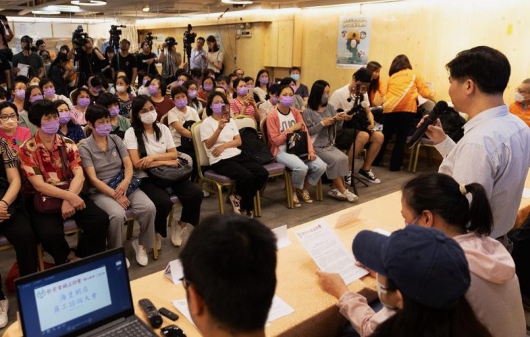海皇粥店結業,近百員工向勞工處求助,涉及追討薪金及遣散費達1500萬元。