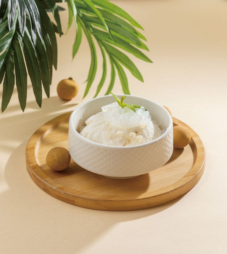 龍眼椰果冰 $49 龍眼去核粒粒飽滿肉厚,加上清爽的椰果來做冰品,原汁原味。