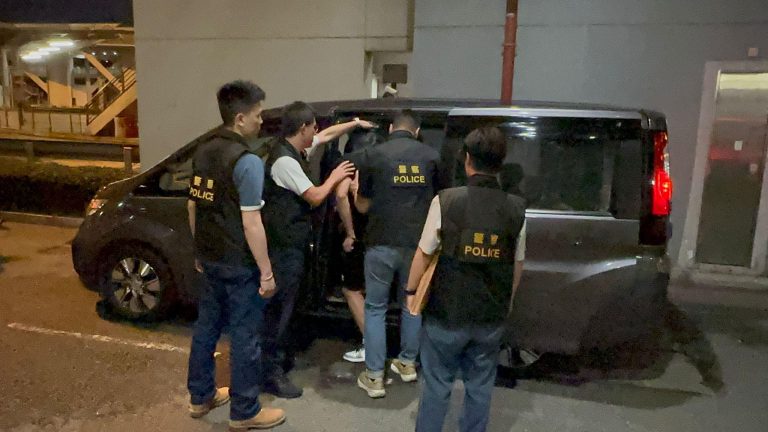 警方拘捕沙田恒生劫案男疑犯。(警方圖片)