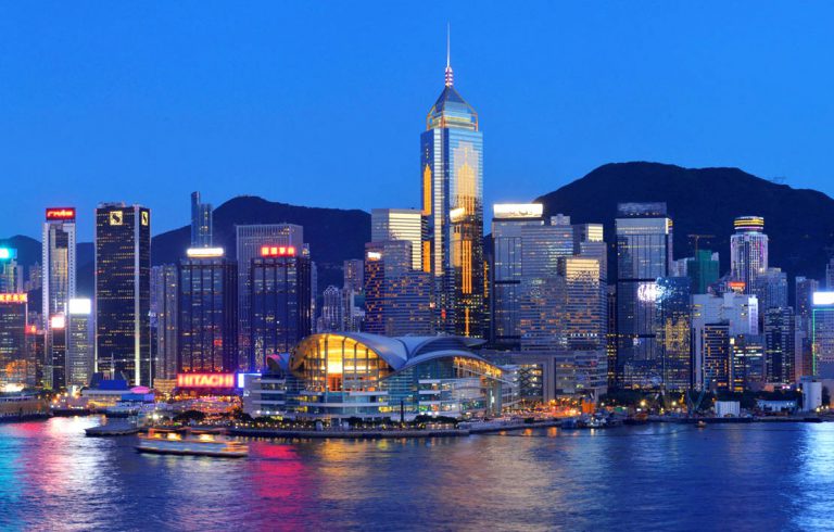 馬時亨表示,本港的會展場地面積相對很多地區的展覽場地為小。