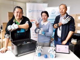 【銀色產業】（1）機械手助中風病人在家復健　香港產品進軍海外　發明家何思傑希望政府多些支持
