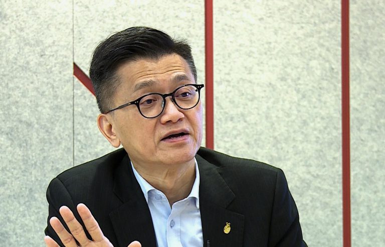 鄭恩賜指出,「積金易」運作後,可協助追蹤「全自由行」下僱主的強制性供款款項。
