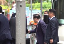 夏寶龍會見18區區議會主席及視察社區客廳　下午到中聯辦聽取工作匯報