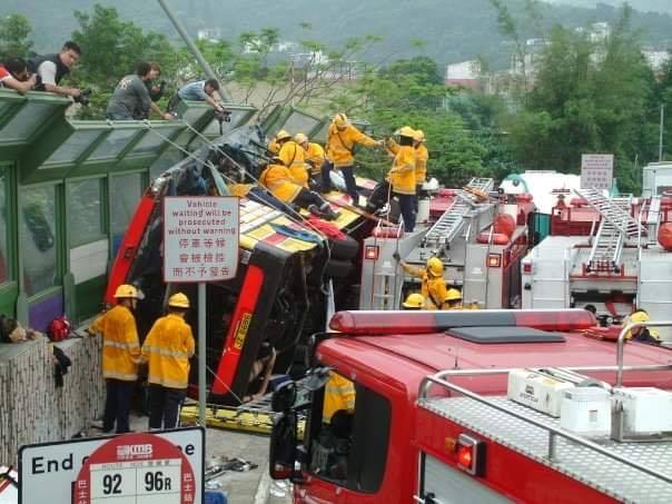 2008年西貢南邊圍發生嚴重交通意外,造成19死43傷。(網上圖片)