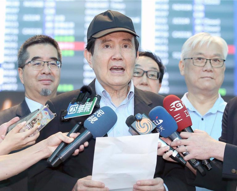 馬英九表示,帶著台灣的學生參與訪問大陸,不僅是加深福建省當地歷史與產業發展的了解,更希望藉由面對面的互動,促進兩岸民間更密切交流。
