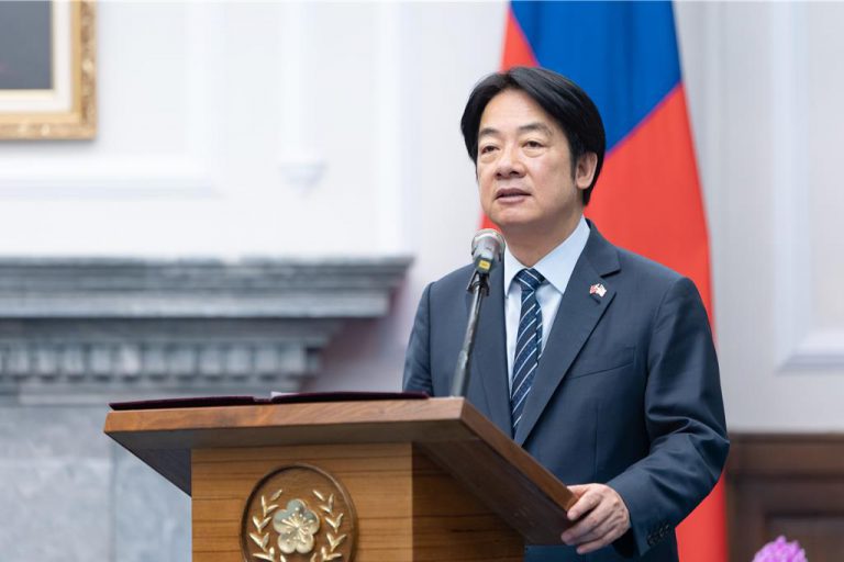賴清德表示,明日起將展開全台巡迴十場系列演講,希望團結民眾和朝野共同面對外來威脅。