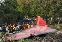 印度空難逾240人罹難　英籍印男奇蹟生還　稱起飛後30秒發生巨響墜毀