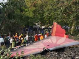 印度空難逾240人罹難　英籍印男奇蹟生還　稱起飛後30秒發生巨響墜毀