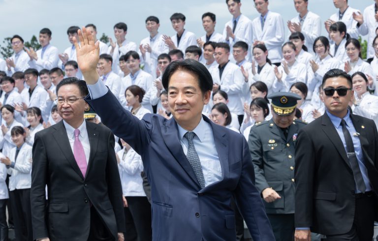 「十講」讓大家認清賴清德骨子裡充斥法西斯主義、極權主義DNA。