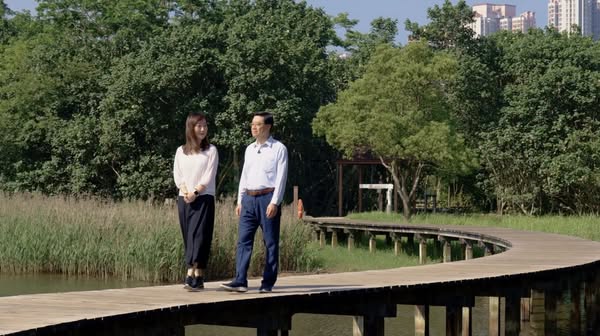 李家超表示,感謝中央支持,讓政府穩步落實多項惠港政策,香港會繼續主動融入國家發展大局、深化國際交往合作。