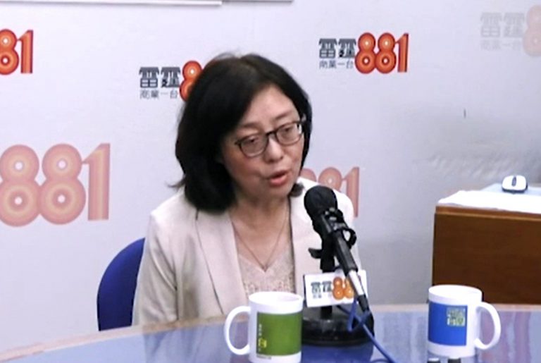 對於有意見希望政府擱置交椅洲人工島計劃,甯漢豪說,經濟一直穩步增長,希望各方聚焦發展北部都會區,交椅洲人工島計劃暫未有具體時間表。