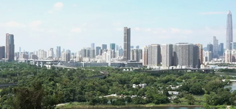 甯漢豪回應馬時亨有關貿發局希望在北都設展覽場時說,北都完全有空間,政府已預留地方用作商業用地和不同類型產業用地,用途彈性廣闊,絕對可以預留土地予貿發局。