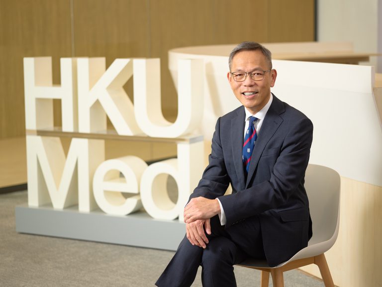 劉澤星說,目前港大醫學院主要訓練本地醫科生,認為方向並不太國際化,需要向外看。