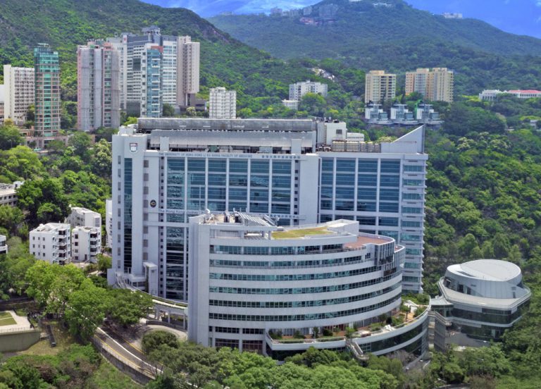 港大醫學院早前到英國劍橋大學及牛津大學等不同學府招募,收到30多名教授學者遞交履歷。