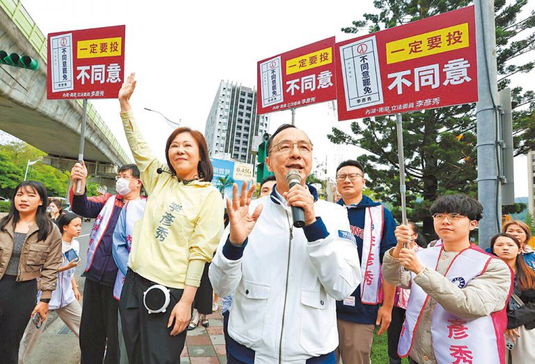 面對民進黨的集團軍作戰,國民黨必須醒悟,「百年老店」的組織雖多有生鏽。(台灣中時新聞網圖片)