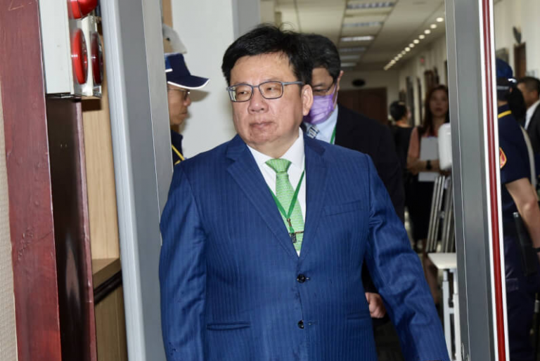 監察院祕書長李俊俋近日多次濫用公務車惹起爭議。(網上圖片)