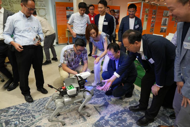 「人工智慧環境空氣滋擾偵查機械狗(AI Dog)」結合人工智能,能精準識別空氣污染物源頭。