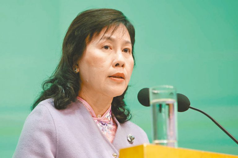 運輸及物流局局長陳美寶相信多管齊下,有信心可以做到有規模的車隊讓巿民選擇。