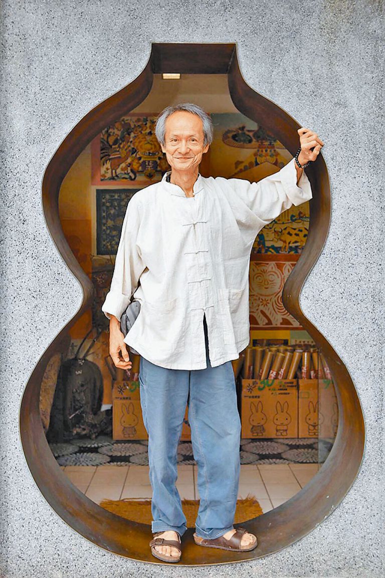 當年黃永松赴大陸進行文化采風,對兩岸文化交流作出貢獻。(台灣中時新聞網圖片)