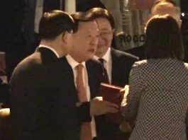 夏寶龍對香港國安與經濟發展指明方向　寫詩點讚區議會工作為民