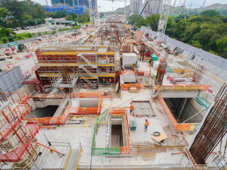 港鐵表示,正全速興建東鐵綫古洞站車站結構,即將完成地面樓層板,接著會建造樓梯及出入口等。(港鐵提供)