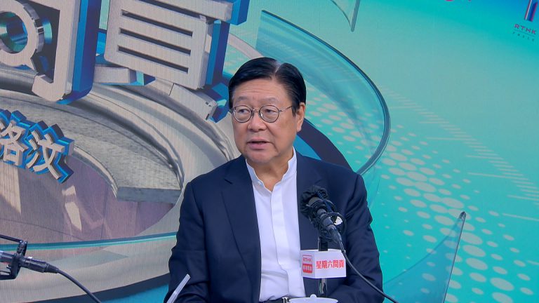 馬時亨表示,目前灣仔會展的擴建工程進度緩慢,附近3座政府大樓仍未拆遷,因此貿發局要「諗吓計」。