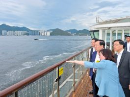 夏寶龍會見工商金融界　視察海洋公園及離島了解香港旅遊發展